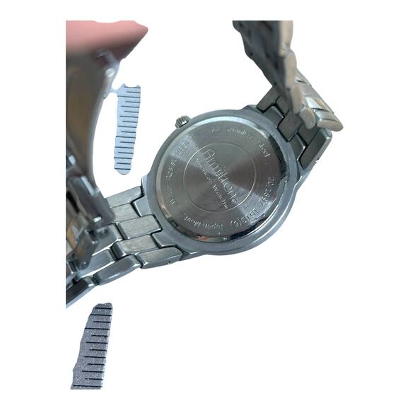 ARMITRON 20/1897 Mens Stainless Steel Silver 165 Feet Water Resistant - Picture 4 of 4